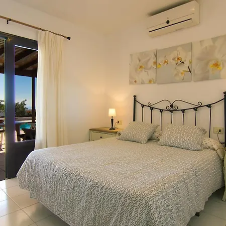 Villa Corona Villa *